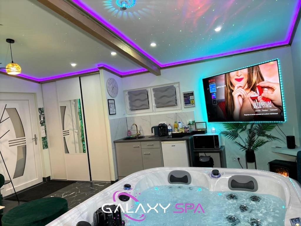 Galaxy Spa - Suite Jupiter Jacuzzi Privatif Champigneulles Eksteriør billede