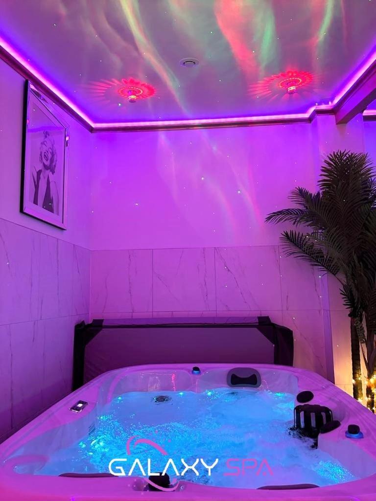 Galaxy Spa - Suite Jupiter Jacuzzi Privatif Champigneulles Eksteriør billede