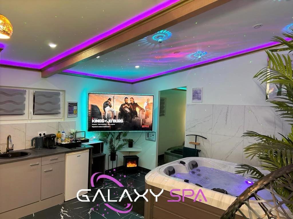 Galaxy Spa - Suite Jupiter Jacuzzi Privatif Champigneulles Eksteriør billede